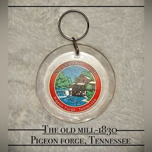 The Old Mill - Pigeon Forge Tennessee Souvenir Keychain (Red/Blue)